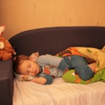 Спят усталые сынишки