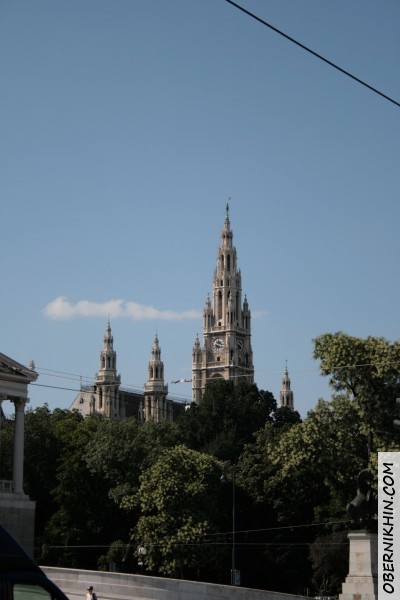 Театр из далека