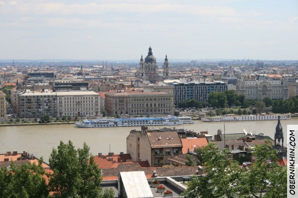 Вид из кафе на Дунай и Будапешт Вид из кафе на Дунай и Будапешт