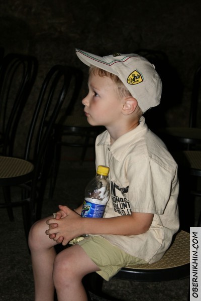 Сашка смотрит фильм о Будапеште Сашка смотрит фильм о Будапеште