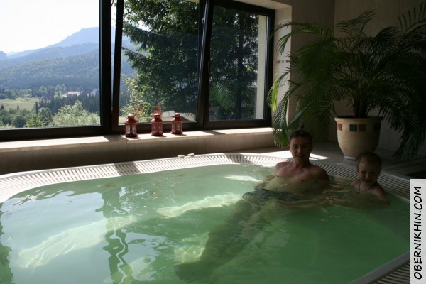 Игорь и Саня в джакузи с видом на горы! Игорь и Саня в джакузи с видом на горы!