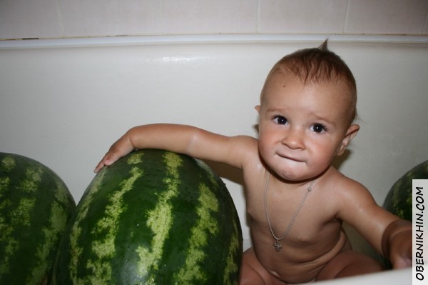 Петя с арбузами