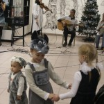 Сашка танцует