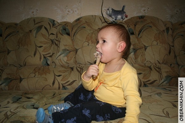 Так Петруша кушает индюшачью ножку Так Петруша кушает индюшачью ножку