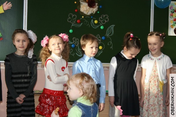 Саша в цветнике Саша в цветнике