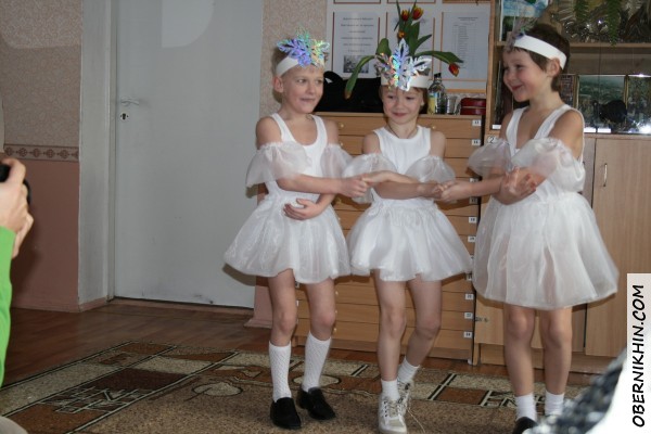 Танец маленьких лебедей в исполнении мальчиков Танец маленьких лебедей в исполнении мальчиков