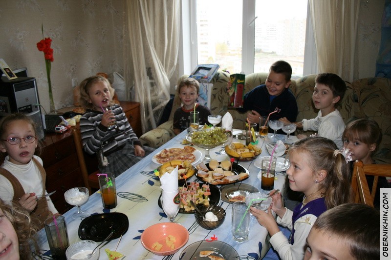 За столом :)! За столом :)!