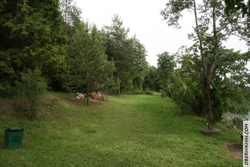 территория около домика территория около домика