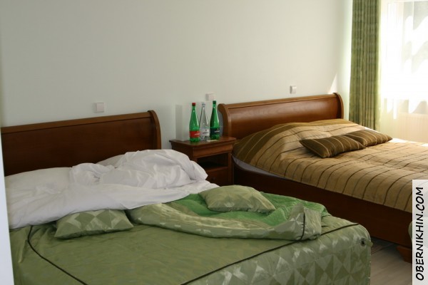 Степку и не видно в постельке:)