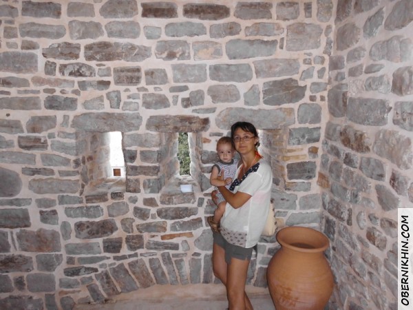 около бойницы