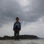 Петька на фоне грозовых туч