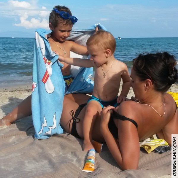 Так загорала я