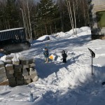 Перестрелка в снежки. Каждый в своей крепости