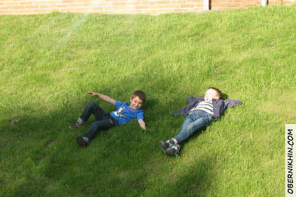 Ну и на травке надо поваляться