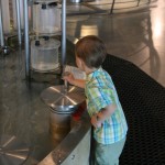 Степа понял, что можно покрутить!