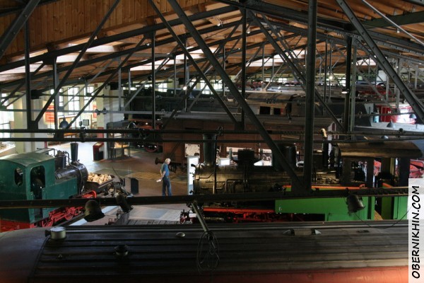 вид на поезда сверху